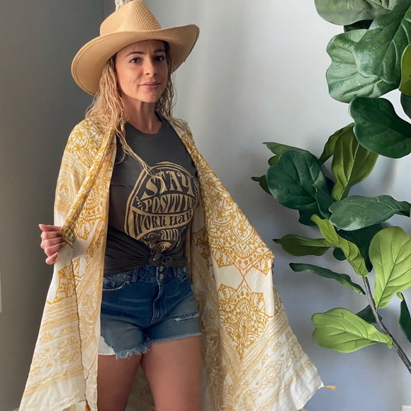 Last One• Mustard Ornate Mandala Kimono - Picture 5 of 7